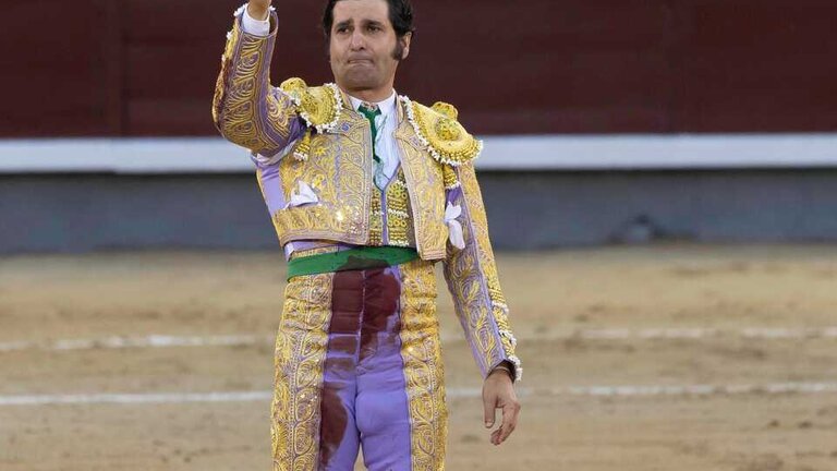 Morante de la Puebla se corta la coleta en la plaza de toros de Las Ventas, a 12 de octubre de 2025, en Madrid. (Foto: Europa Press)