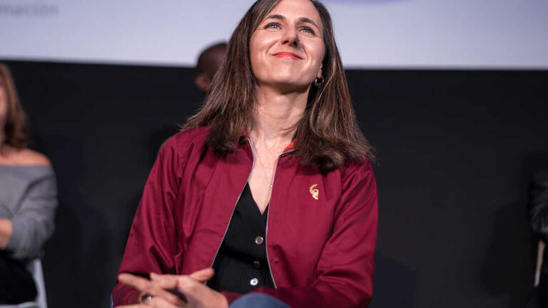 La portavoz de Podemos en el Congreso, Ione Belarra, durante una intervenci&oacute;n en la Universidad de Oto&ntilde;o de Podemos en el Palacio de la Prensa de Callao, a 19 de octubre de 2025, en Madrid. (Diego Radam&eacute;s / Europa Press)