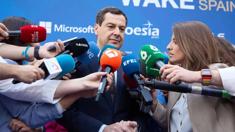 El presidente de la Junta de Andalucía, Juan Manuel Moreno Bonilla, durante la V edición del foro económico español ‘Wake Up, Spain!’, en Casa de América, a 1 de abril de 2025, en Madrid. (Jesús Hellín / Europa Press)