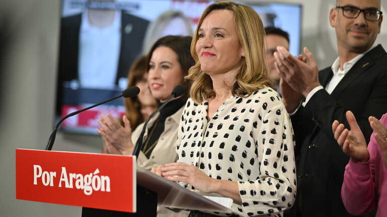 La candidata del PSOE a la Presidencia al Gobierno de Arag&oacute;n, Pilar Alegr&iacute;a, ofrece una rueda de prensa tras el cierre de la noche electoral, en la sede auton&oacute;mica del PSOE, a 8 de febrero de 2026, en Zaragoza, Arag&oacute;n. (Marcos Cebri&aacute;n / Europa Press)