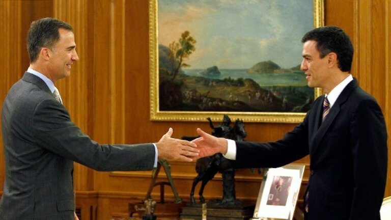 Felipe VI y el secretario general del PSOE, Pedro S&aacute;nchez. 