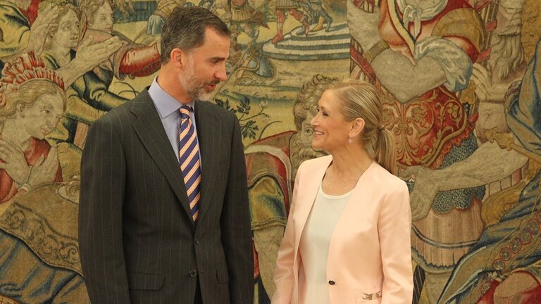 Felipe VI y la presidenta de la Comunidad de Madrid, Cristina Cifuentes.
