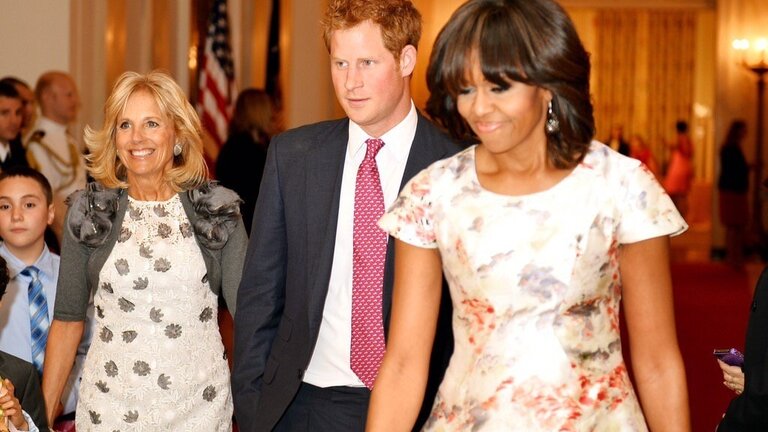 El pr&iacute;ncipe Harry y Michelle Obama.
