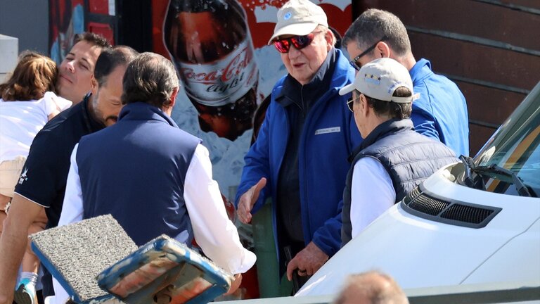 Juan Carlos I en el Club Na&uacute;tico de Sanxenxo. Foto de archivo.