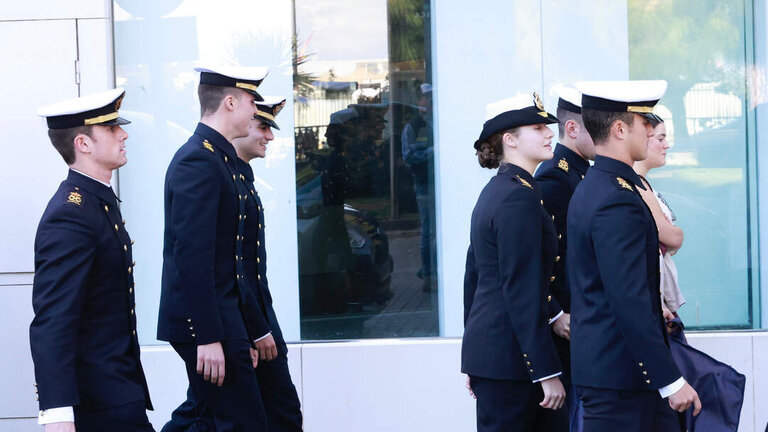 La Princesa de Asturias participa, como guardiamarina de primero, en varias actividades de instrucci&oacute;n marinera y maniobra, incluida la subida a palos, en el Buque Escuela &ldquo;Juan Sebasti&aacute;n de Elcano&rdquo;. 