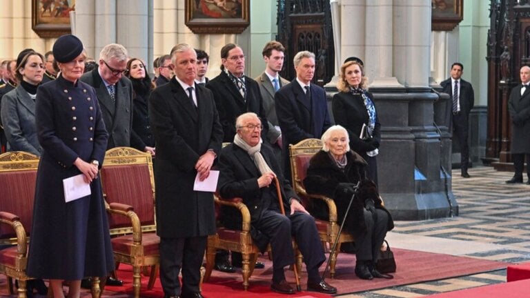 La Familia Real belga honra a sus seres queridos en la tradicional misa anual.