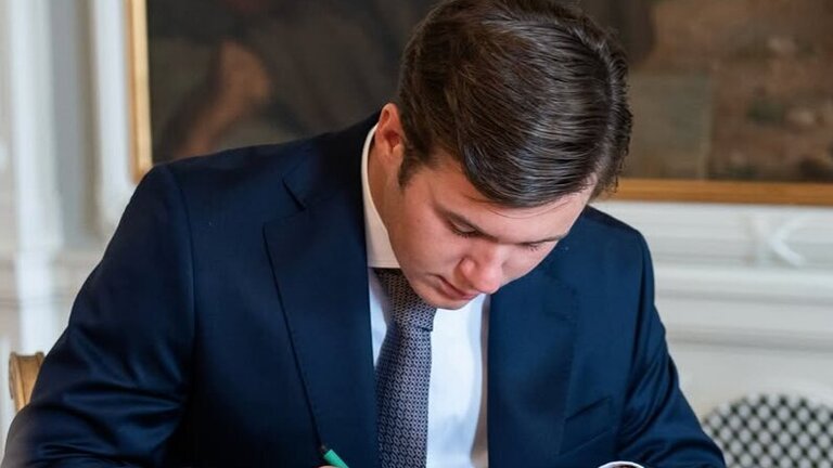 El pr&iacute;ncipe Christian debuta como heredero en el Consejo de Estado dan&eacute;s.