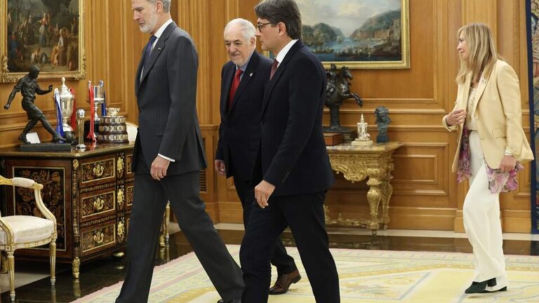 El rey Felipe VI recibe en audiencia al presidente del TEDH, Mattias Guyomar. 
Marta Fern&aacute;ndez / Europa Press.