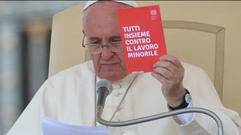 El papa Francisco saca tarjeta roja al trabajo infantil