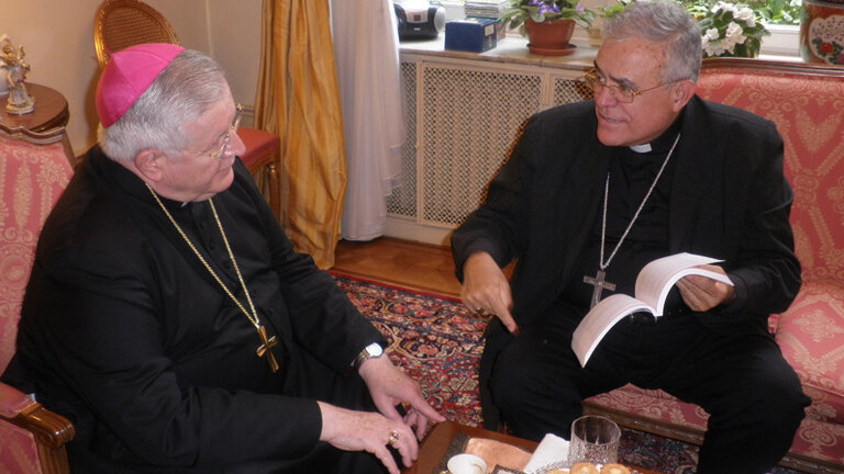 El obispo de C&oacute;rdoba en su reuni&oacute;n con el Nuncio Apost&oacute;lico en Bruselas.