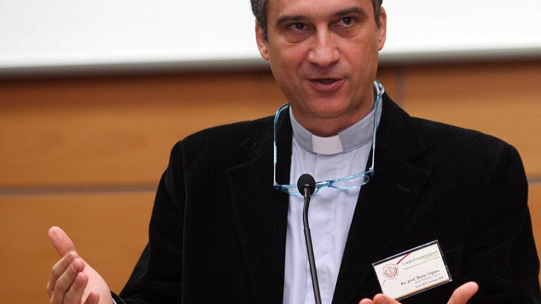 Dar&iacute;o Vigan&ograve;, prefecto de la Secretar&iacute;a para la Comunicaci&oacute;n del Vaticano.  