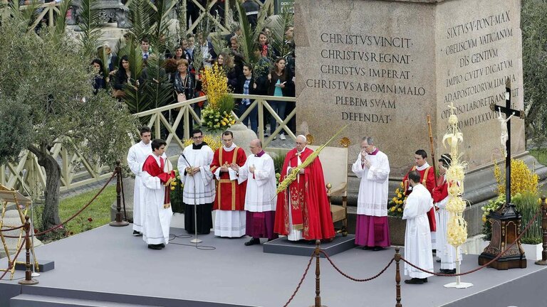 Francisco celebrando el Domingo de Ramos. 