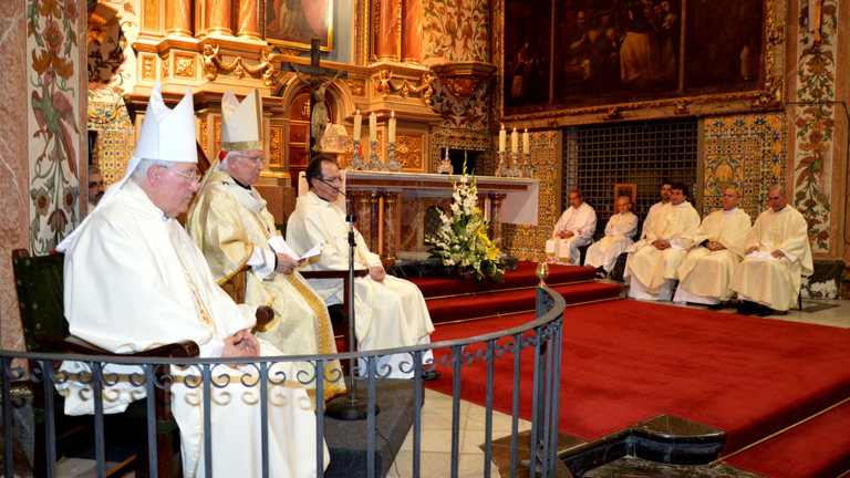 El cardenal arzobispo de Valencia, Antonio Ca&ntilde;izares, durante una Misa celebrada en Universidad Cat&oacute;lica de Valencia. 