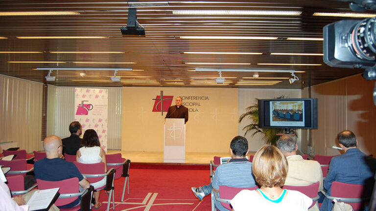 Jos&eacute; Mar&iacute;a Gil Tamayo en rueda de prensa. 