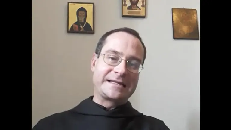 El P. Santiago Cantera, en una meditación online.