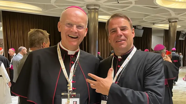 El Obispo Franz-Josef de Essen y el obispo Stefan Oster.