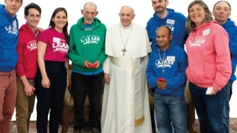 Portada "De los pobres al papa".