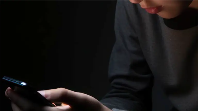 La edad promedio del primer contacto en pornografía se sitúa entre los 9 y 11 años.