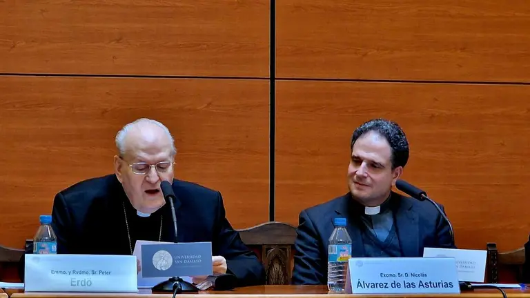 Cardenal Peter Erdö en San Dámaso. 