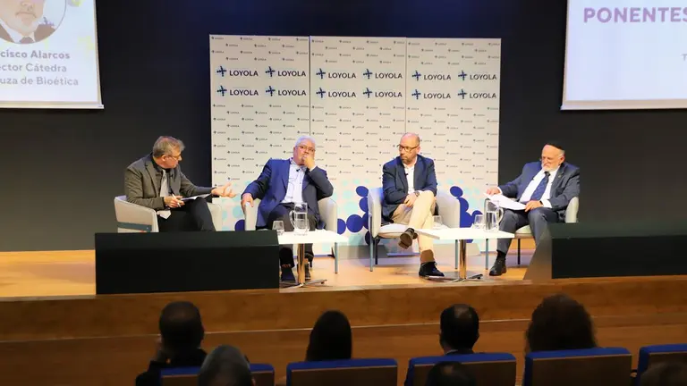 Mesa redonda. De izq. a dcha.: Jaime Flaquer, Francisco Alarcos, Taoufik Cheddadi El Harrak y Robert Stern.