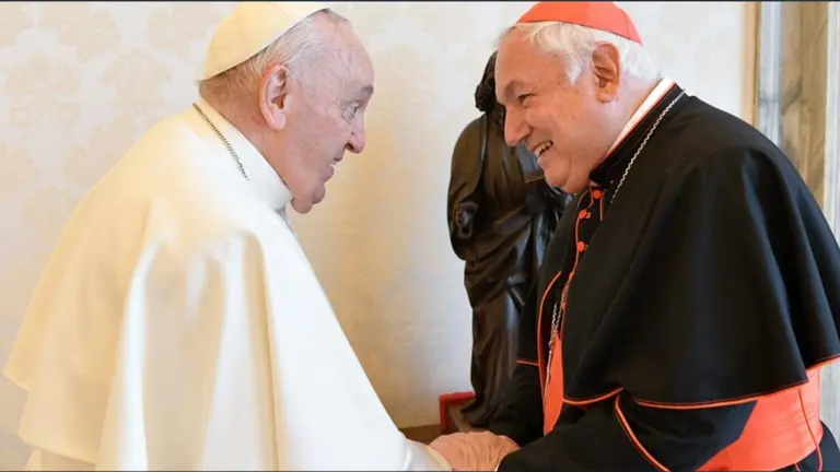 El Santo Padre recibió en audiencia, el 22 de abril de 2023, al Arzobispo de Marsella, Cardenal Jean-Marc Aveline. (Vatican Media).