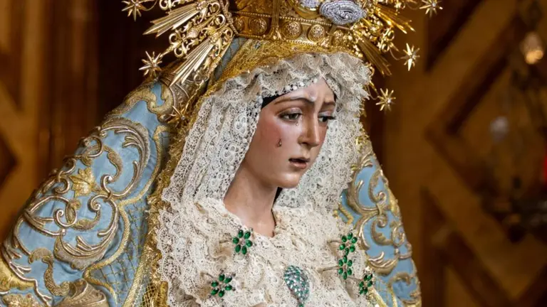 La Virgen de la Esperanza Macarena de Sevilla.