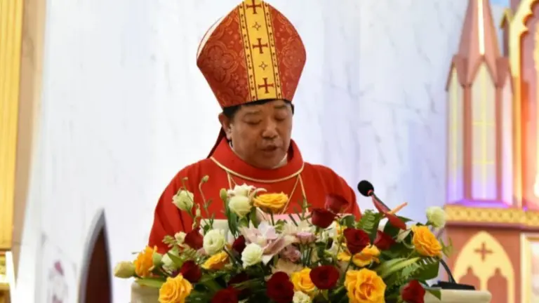 Mons. Wang Zhengui como obispo de Zhangjiakou. Asia News.