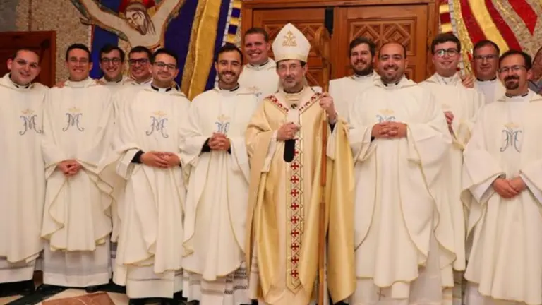 El cardenal José Cobo, a los nuevos sacerdotes de la diócesis de Madrid.