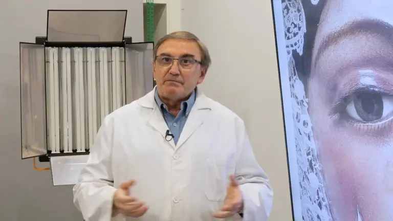 El restaurador Pedro Manzano en el vídeo.