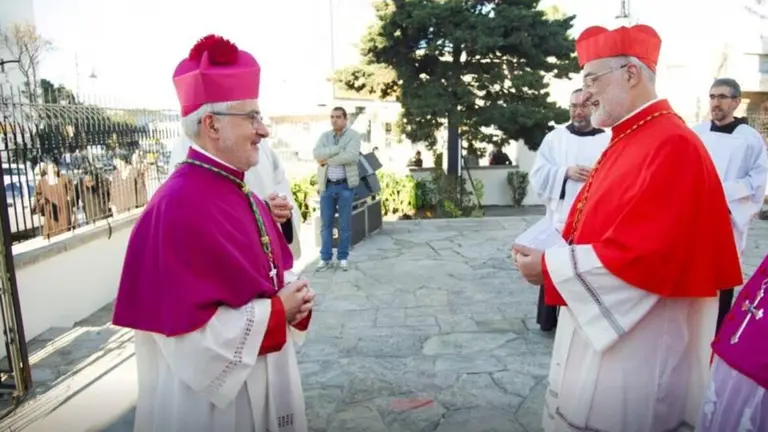 Monseñor Emilio Rocha, en su consagración episcopal como arzobispo de Tánger, junto al cardenal Cristóbal López.