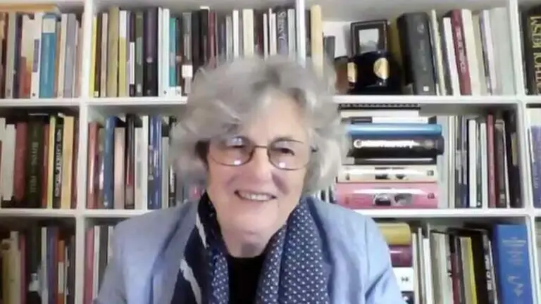 La académica estadounidense Phyllis Zagano,  miembro de la Comisión Pontificia para el Estudio del Diaconado de las Mujeres, en el webinar de CPL.