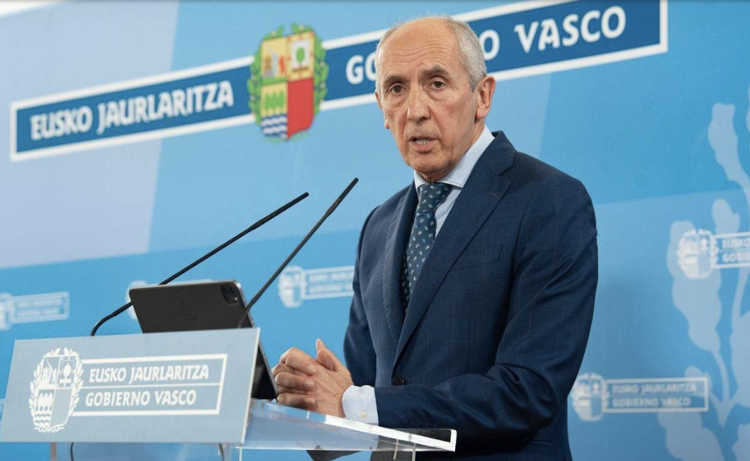 El vicelehendakari y consejero de Seguridad de Euskadi, Josu Erkoreka, durante una intervención este año.