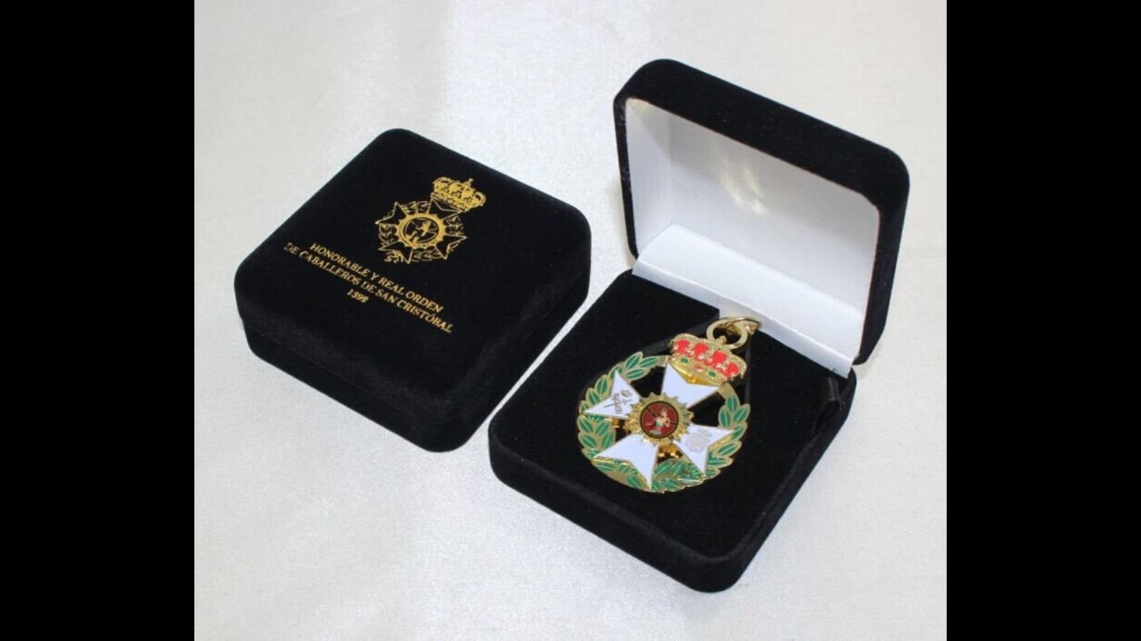 Medalla de la Real Orden de Caballeros de San Cristóbal.