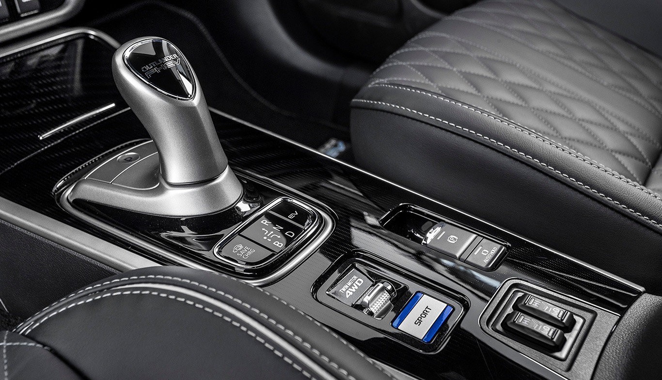 Mitsubishi Outlander PHEV: detalle cmabio de marchas