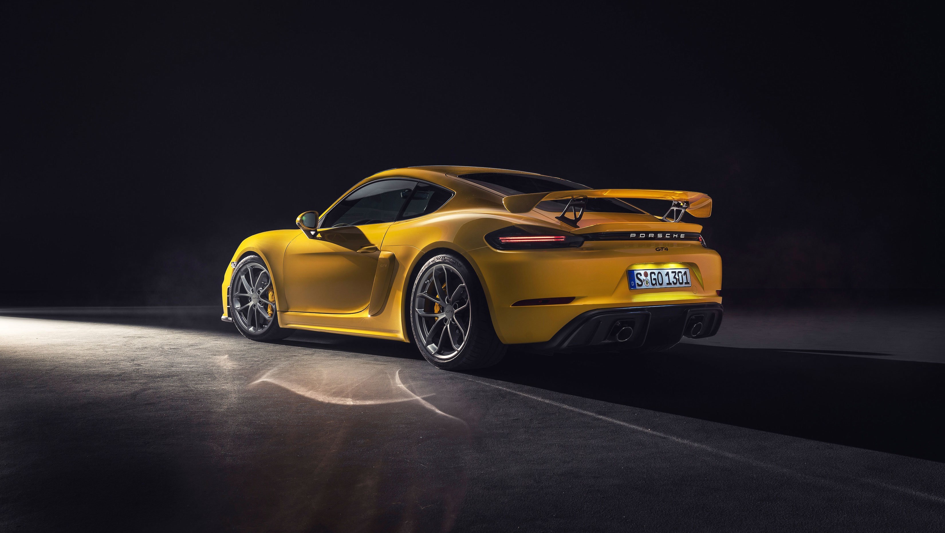 high_718_cayman_gt4_2019_porsche_ag_3
