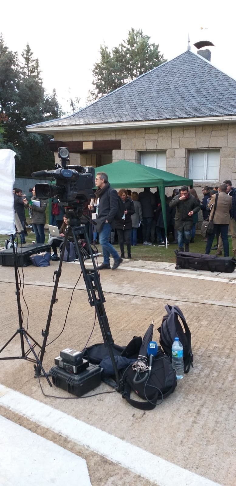 Periodistas en el Valle de los Caídos.