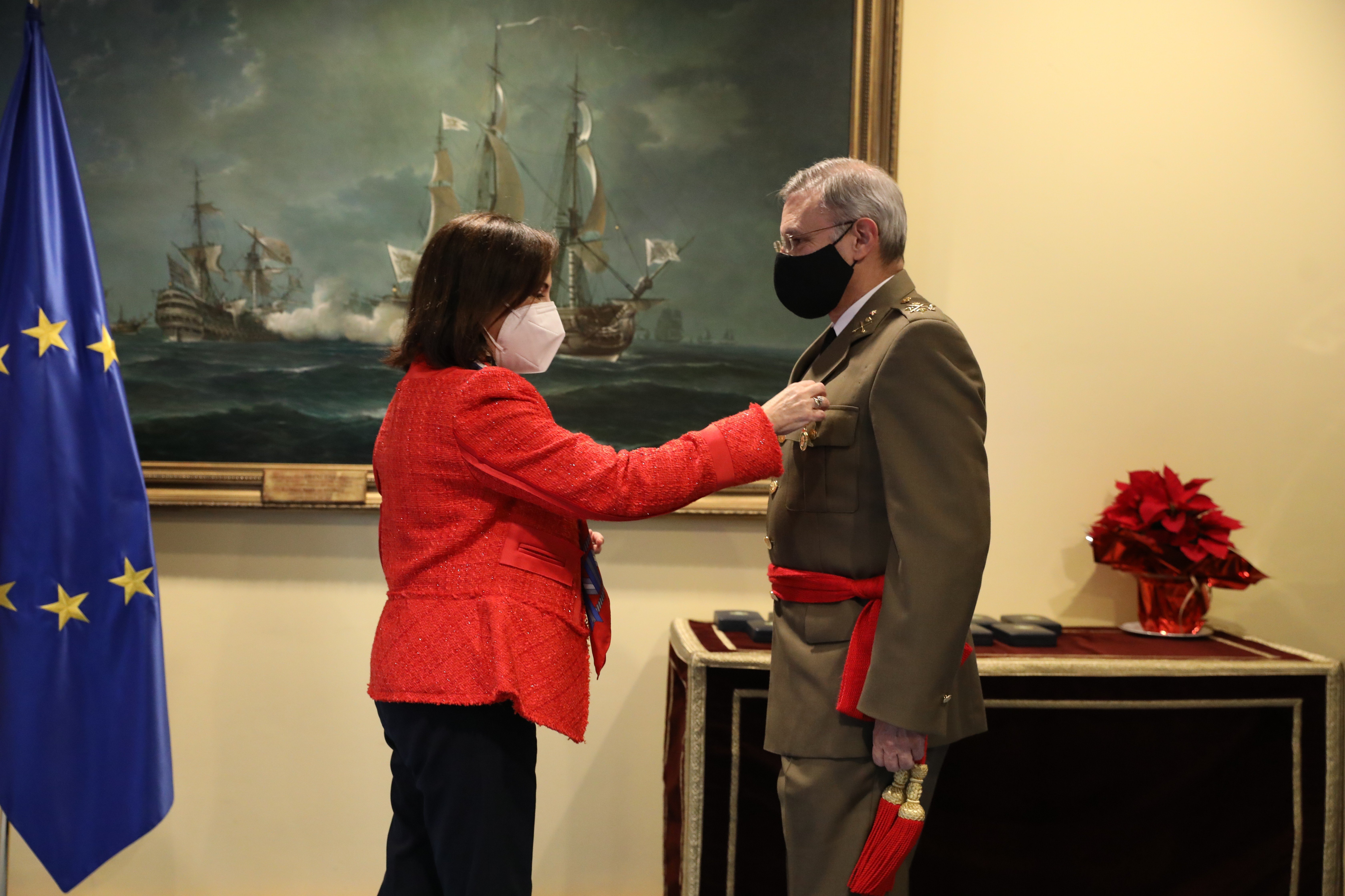 Imposición de la medalla Balmis a los altos mandos militares de la Operación