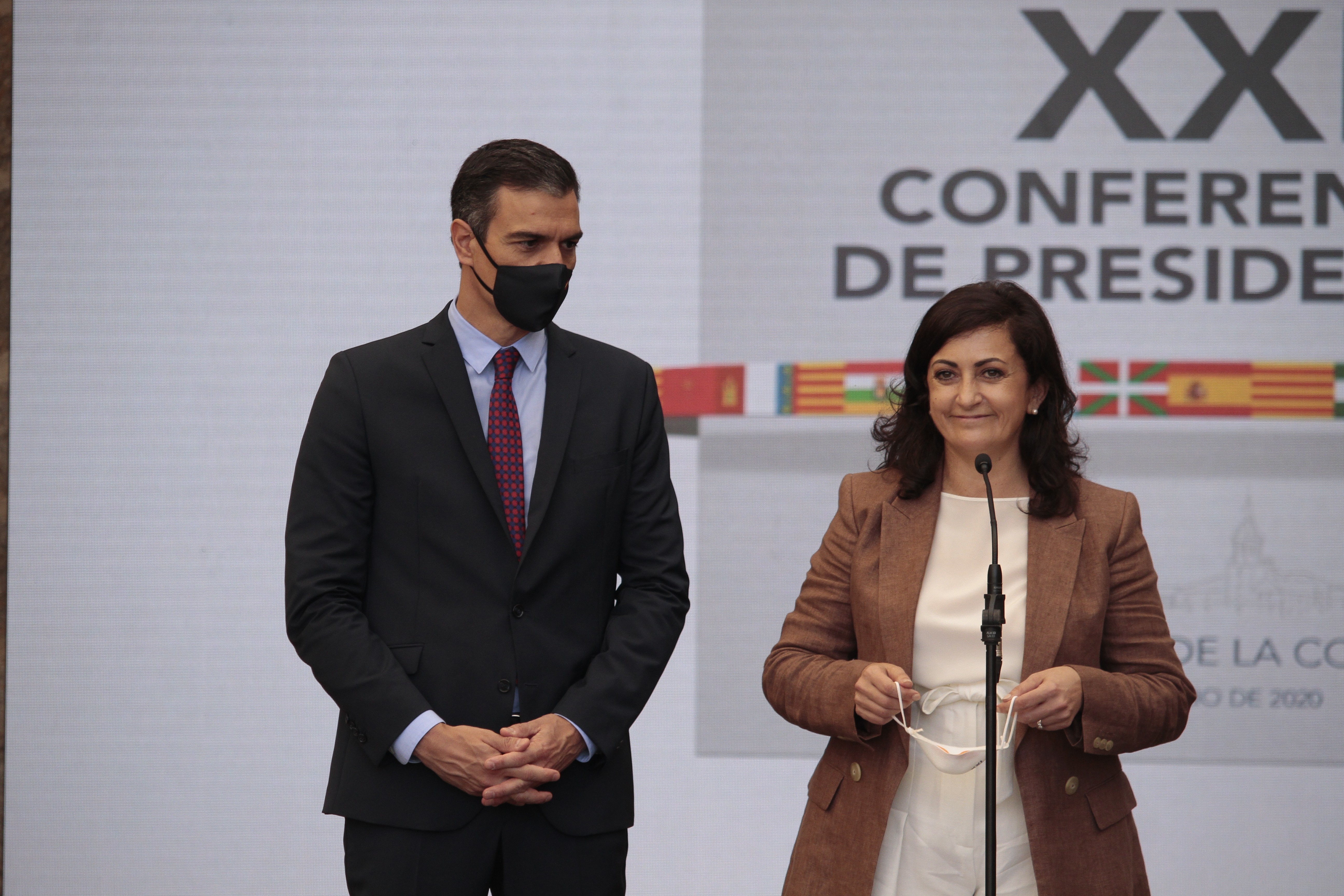 Sánchez felicita a Concha Andreu tras proclamarse secretaria general del PSOE La Rioja