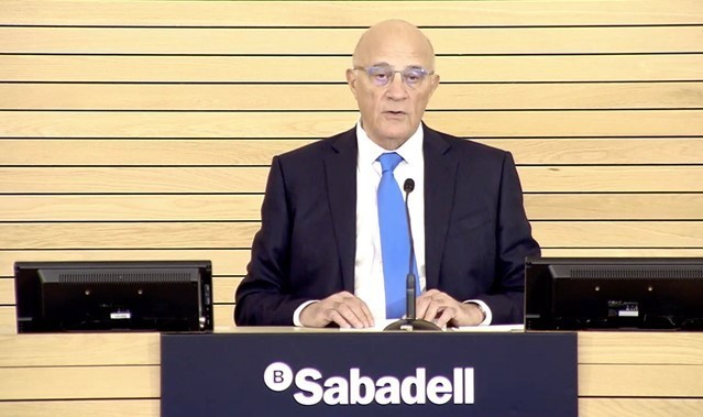 El consejo de administración de Sabadell percibió una retribución ordinaria de 7,1 millones en 2021