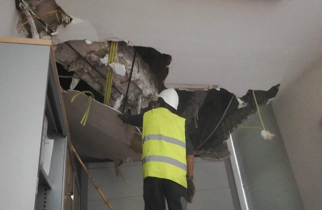 El Ministerio de Defensa admite graves deficiencias en su sede: derrumbes de falsos techos, cortes de luz frecuentes...