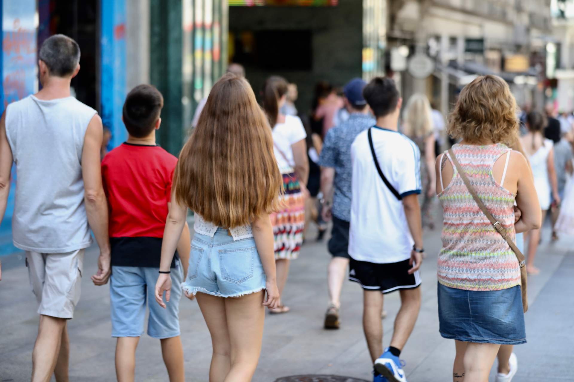 Por qué Sánchez ha decidido ‘seducir’ a los jóvenes: un millón de los nuevos votantes van a apoyar a la derecha.