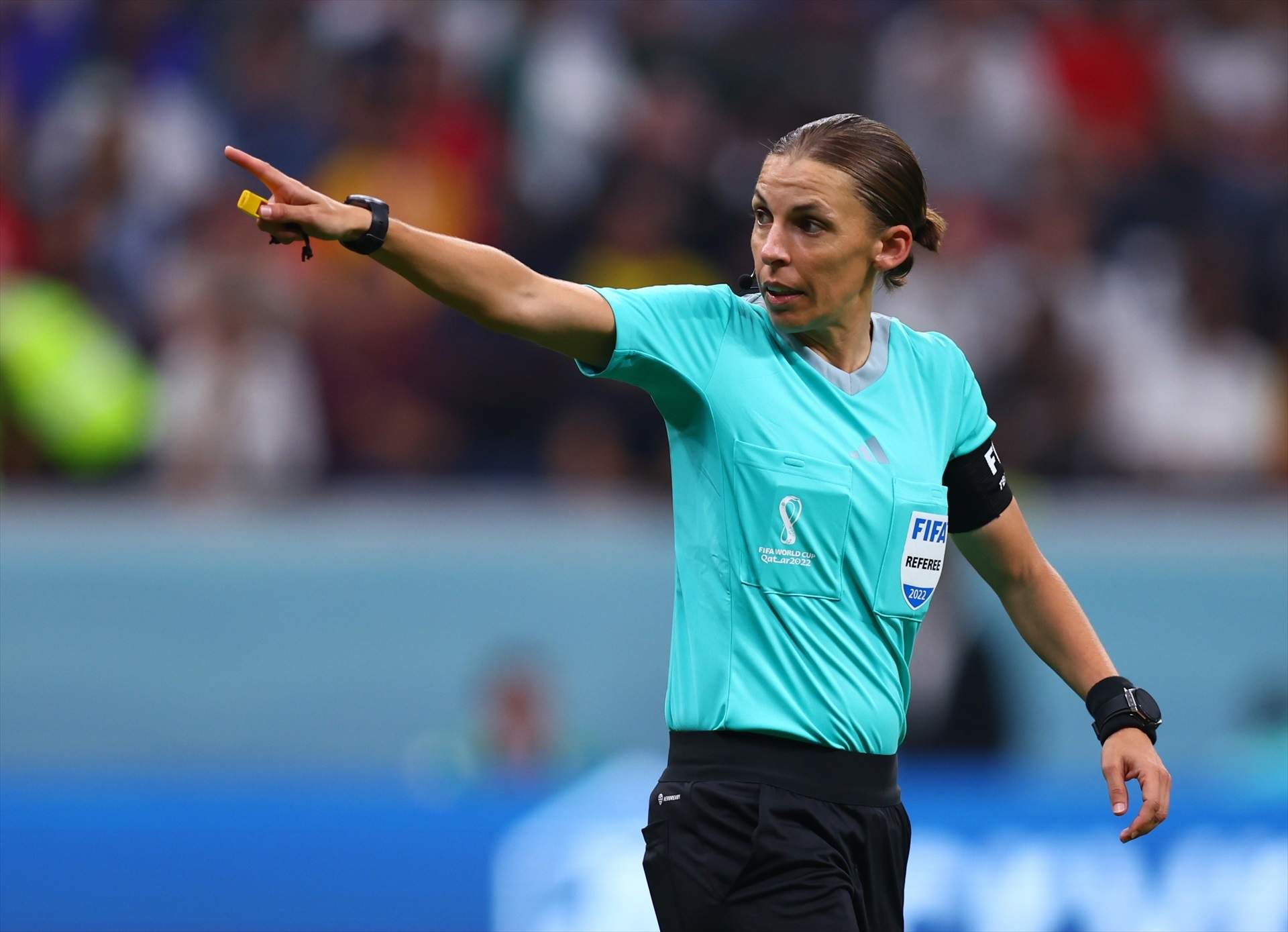 Stéphanie Frappart es una árbitra de fútbol francesa.​​ Compagina partidos de fútbol masculino de la Ligue 1 con partidos internacionales femeninos FIFA.​ En 2019 se convirtió en la primera mujer designada para arbitrar la final de la Supercopa masculina de la UEFA.
