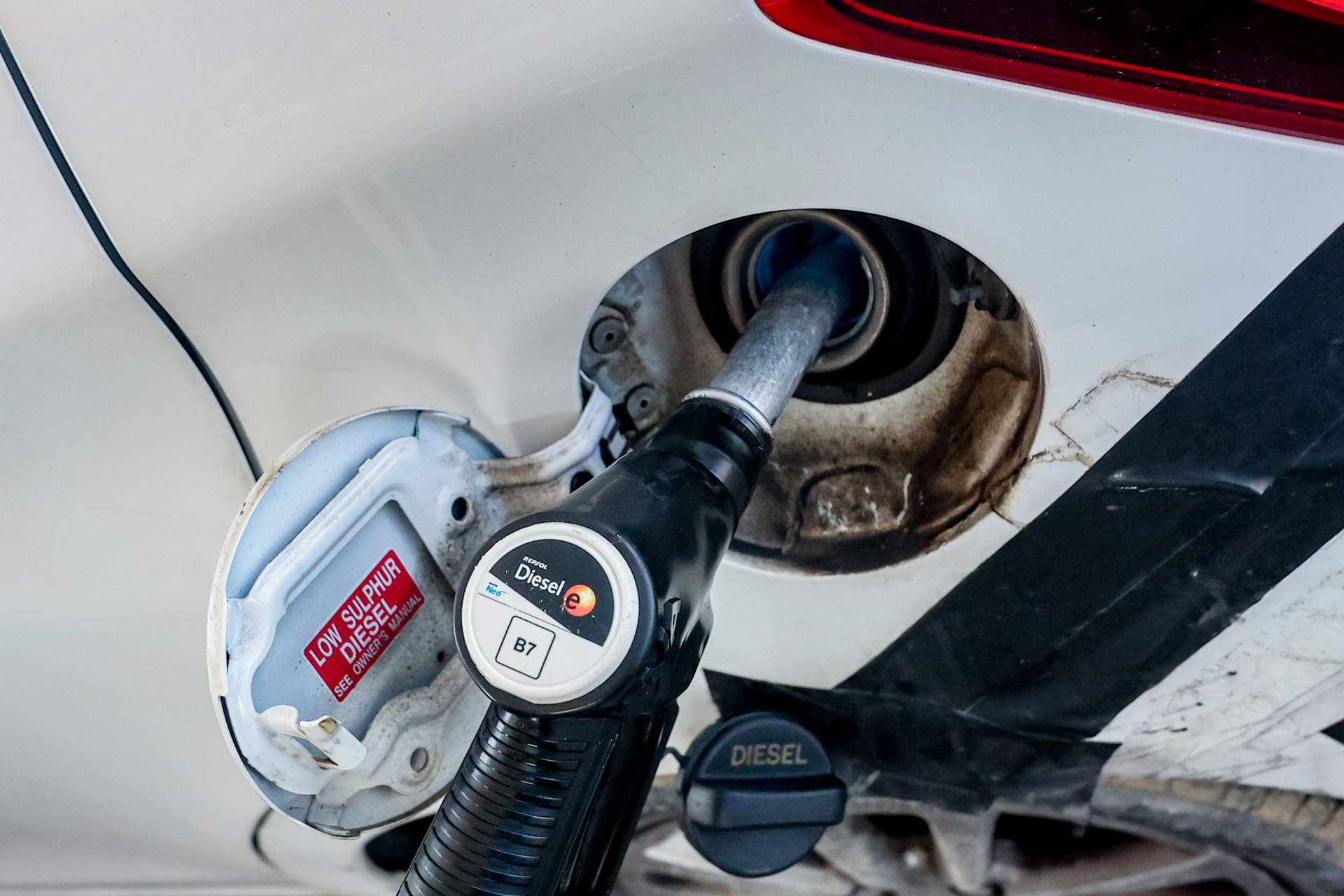 Cuanto cuesta cambiar los calentadores de un coche diesel