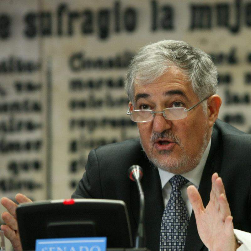 Conde-Pumpido, un jurista próximo al PSOE que fue fiscal general con Zapatero y defendió la negociación con ETA