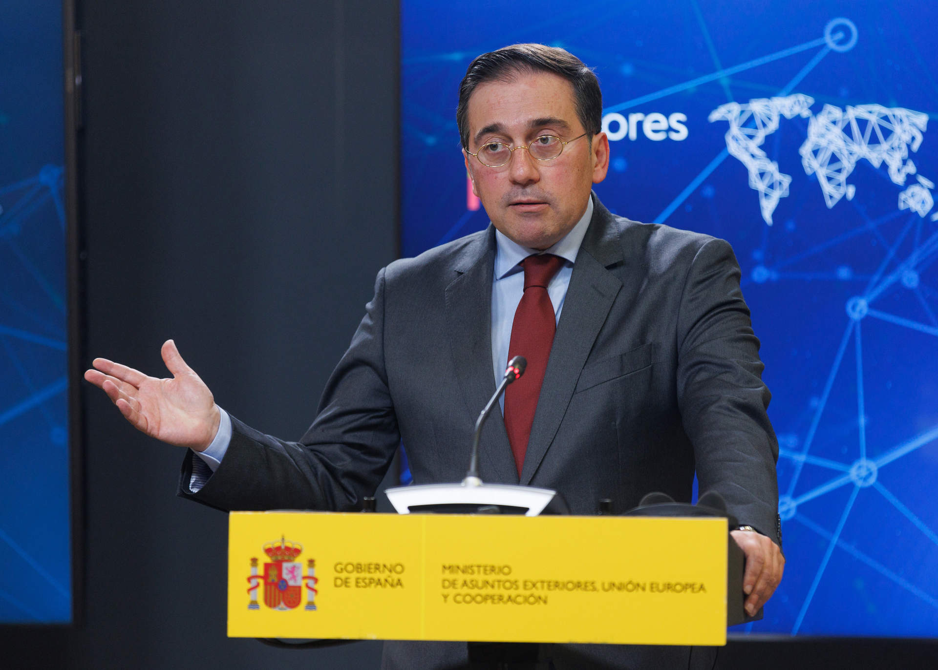 Albares asegura que las aduanas en Ceuta y Melilla abrirán antes de la cumbre con Marruecos, a falta de una semana