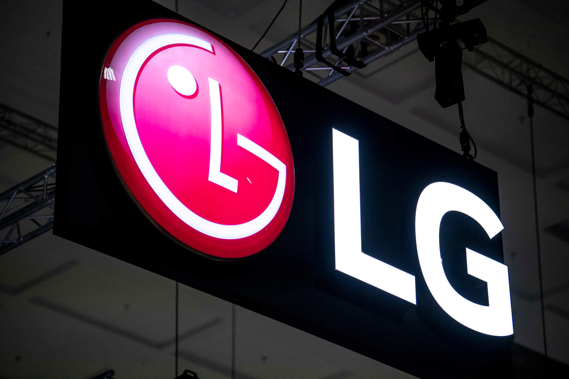 LG gana 1.385 millones de euros en 2022, un 31% más, pero pierde 158 millones en el cuarto trimestre
