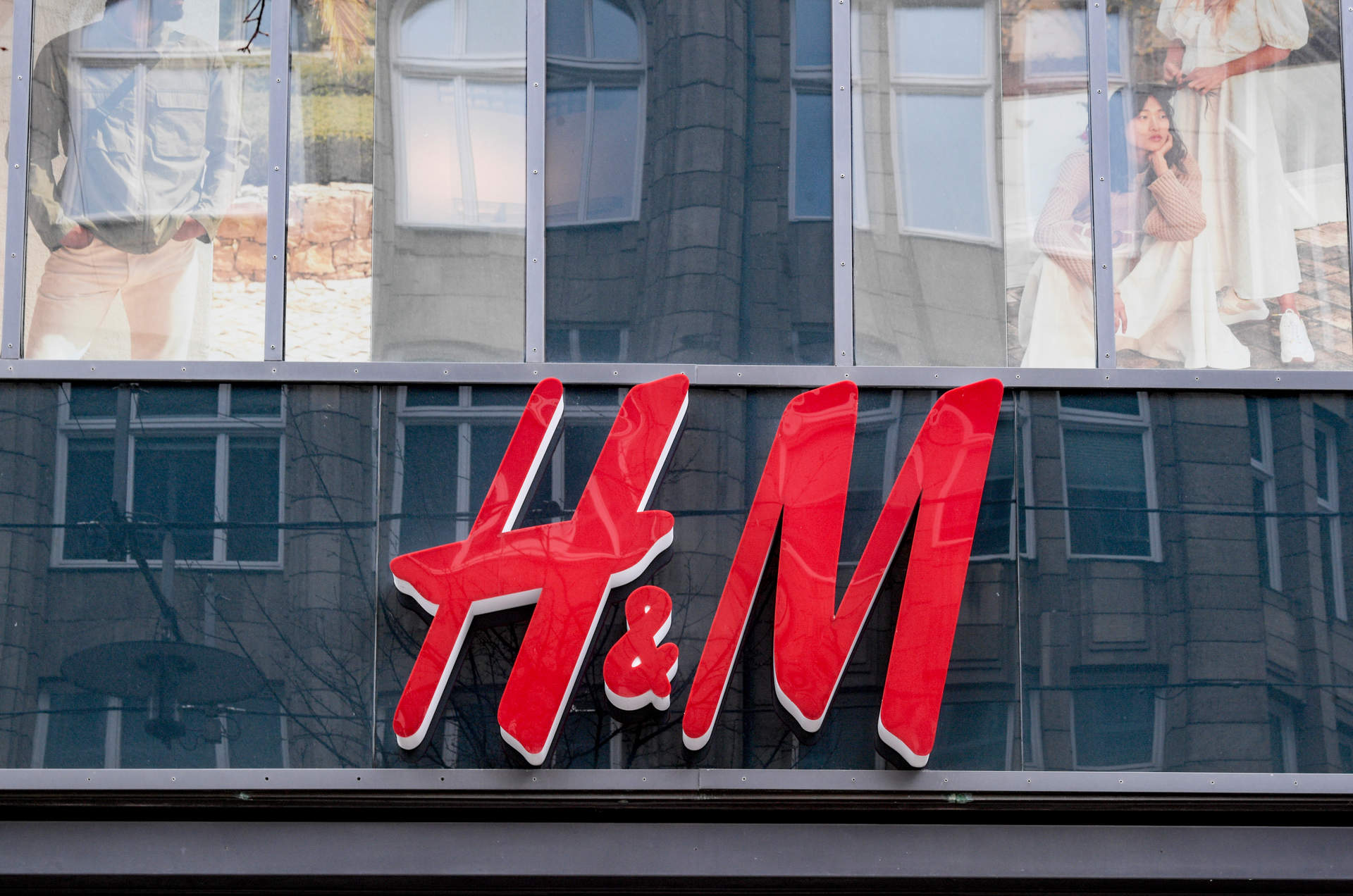 CC.OO. y UGT denuncian la falta de personal en las tiendas de H&M y consideran que la situación es 