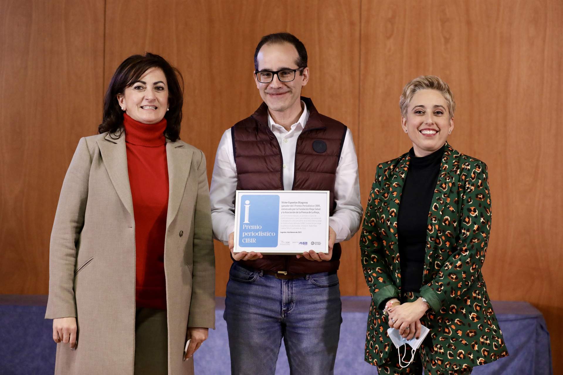 El periodista, Víctor Espuelas, recibe el I Premio de Periodismo Científico CIBIR