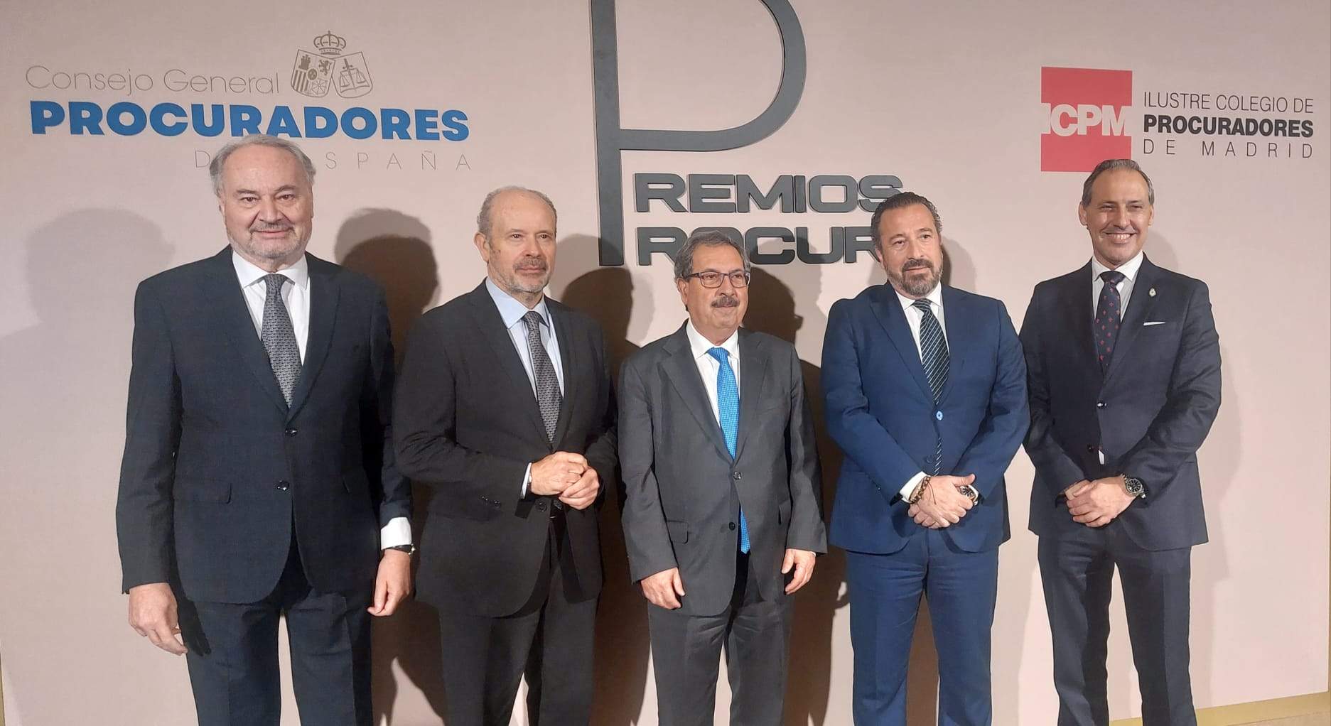Juan Carlos Campo (segundo por la izquierda), en la entrega de los Premios Procura.