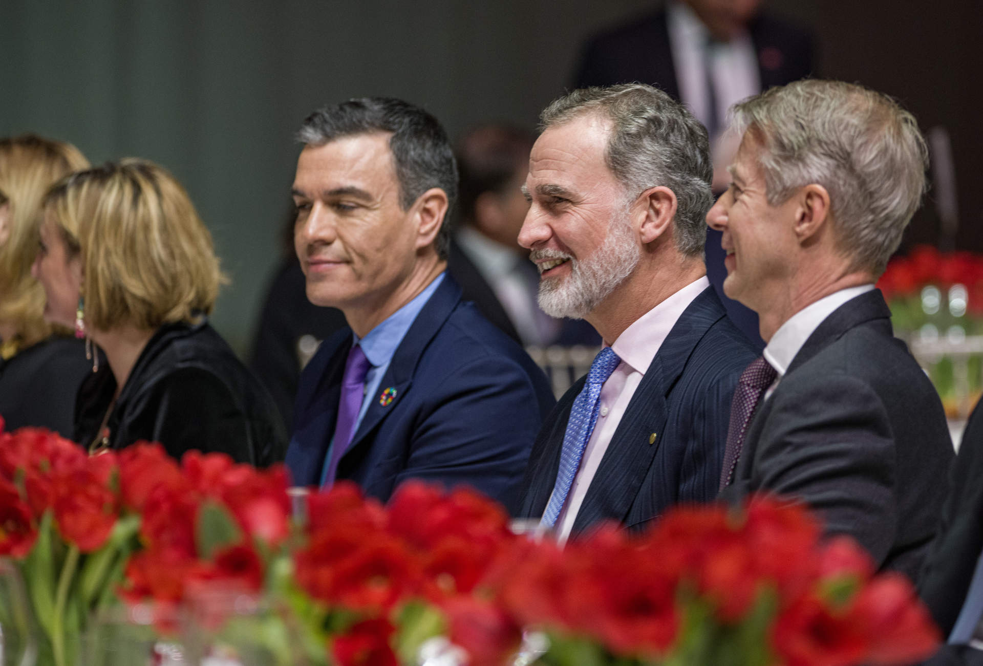 El presidente del Gobierno, Pedro Sánchez y el Rey Felipe VI en el MWC.